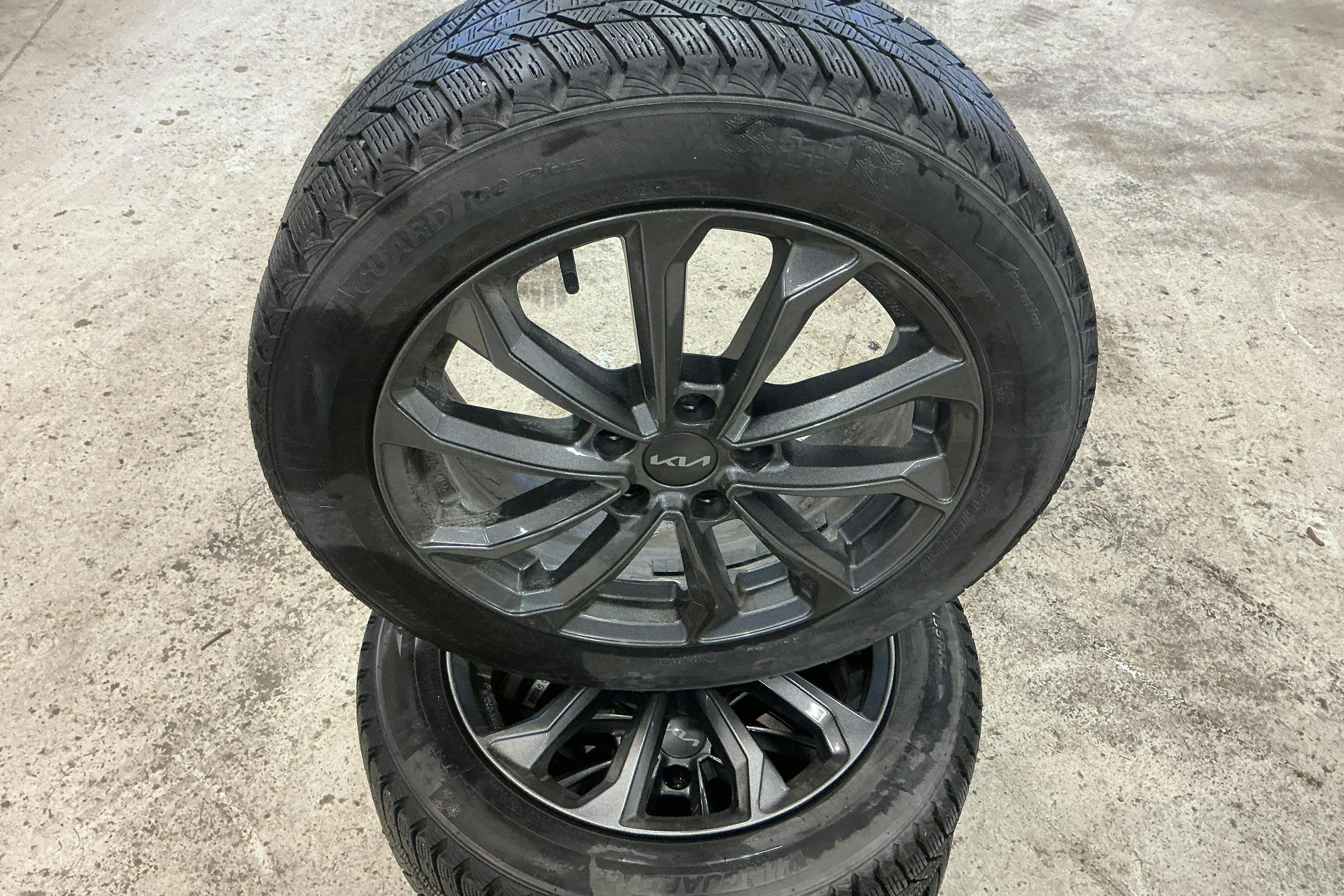 Vehicle Image 17