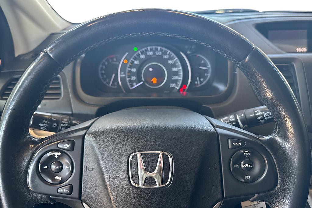 Vehicle Image 16