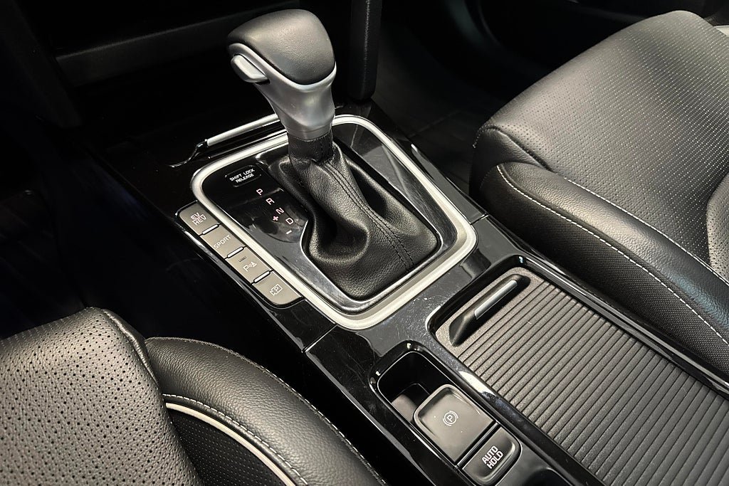 Vehicle Image 12