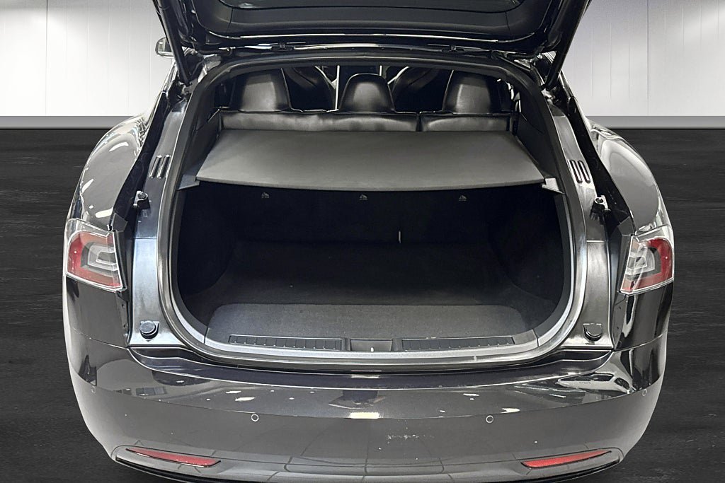 Vehicle Image 16