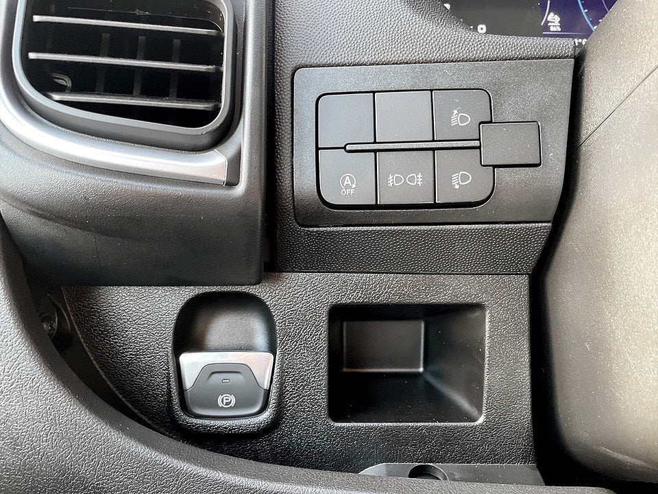 Vehicle Image 23