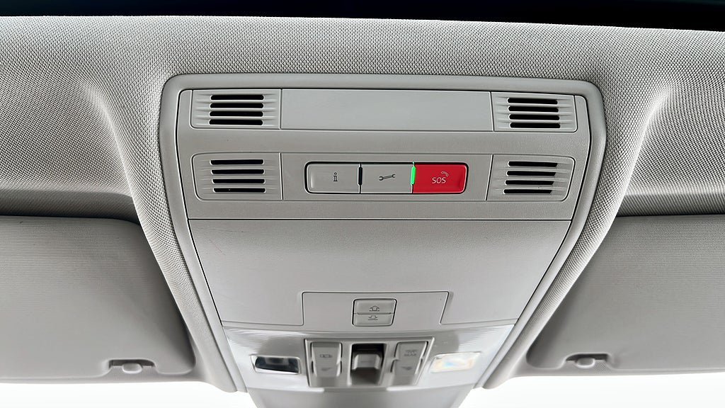 Vehicle Image 24