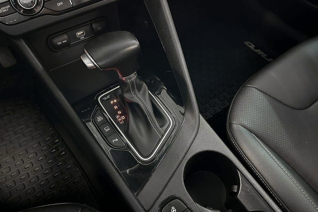 Vehicle Image 12