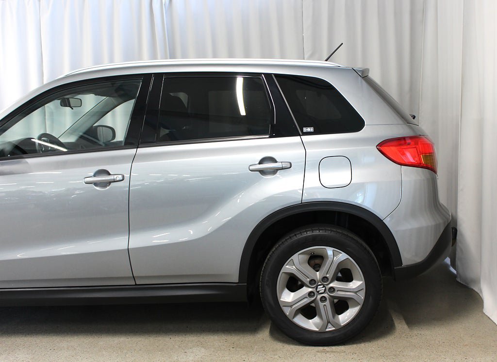 Vehicle Image 8