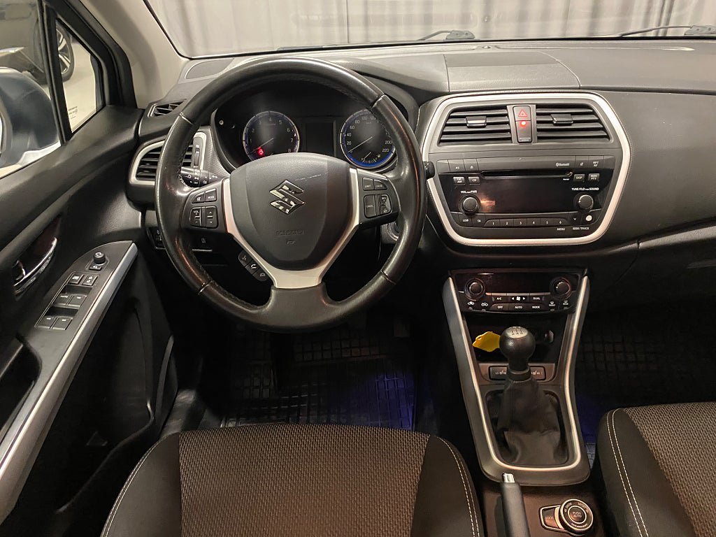 Vehicle Image 9