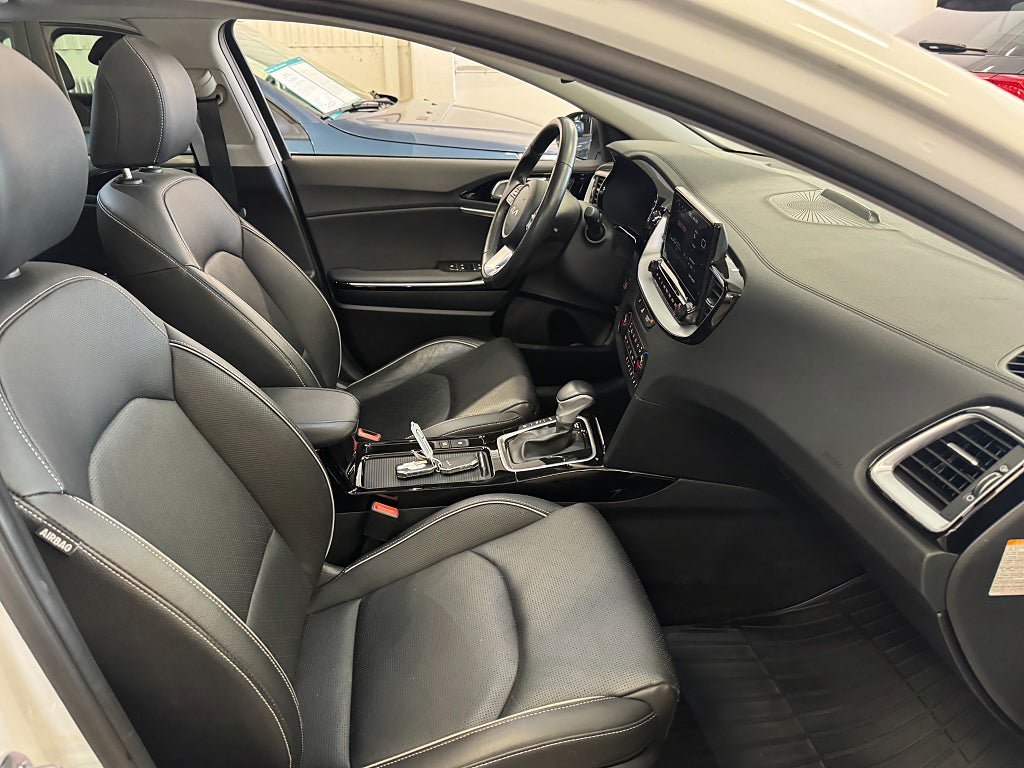 Vehicle Image 17