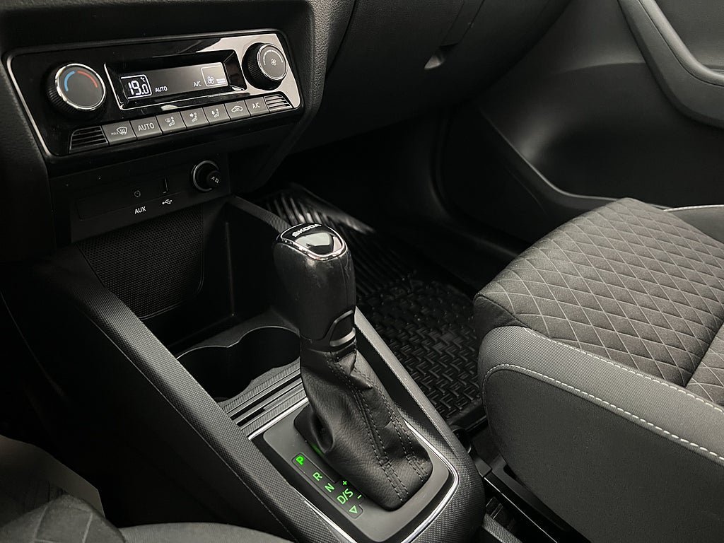 Vehicle Image 24