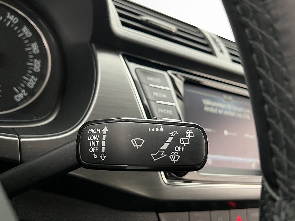 Vehicle Image 28