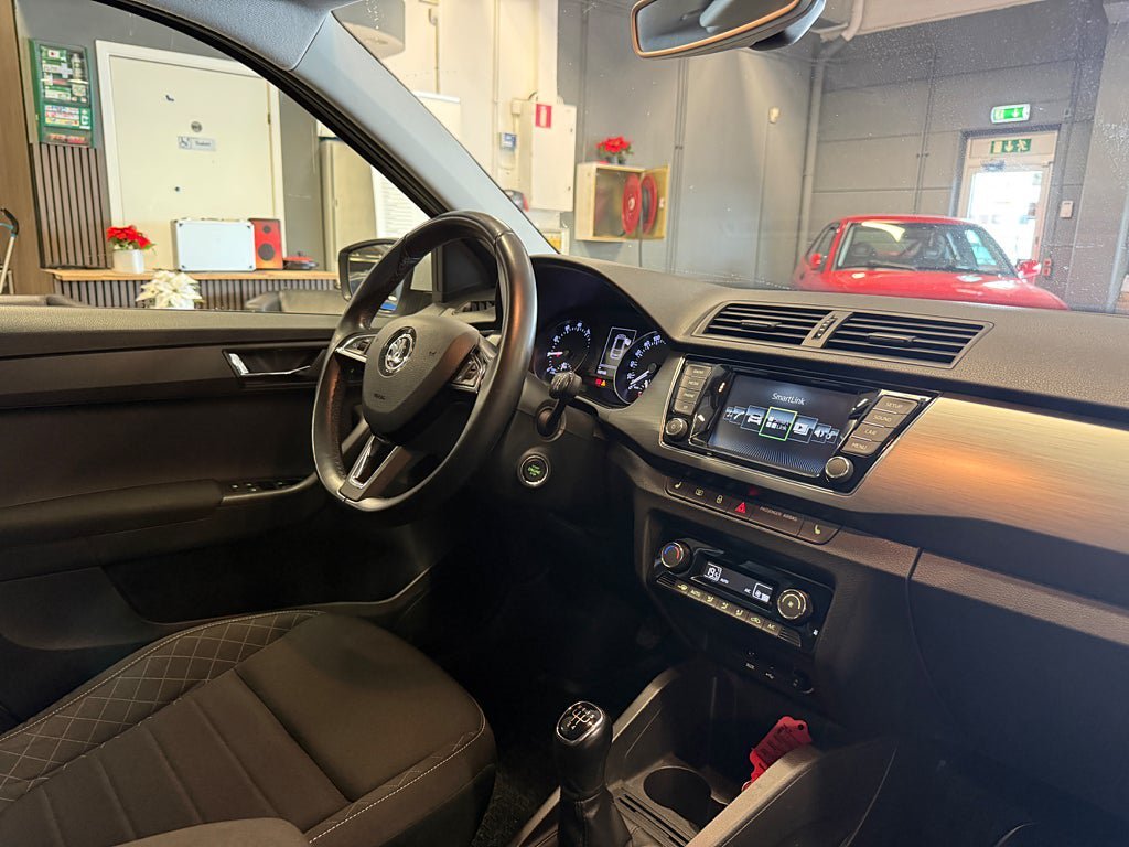 Vehicle Image 18