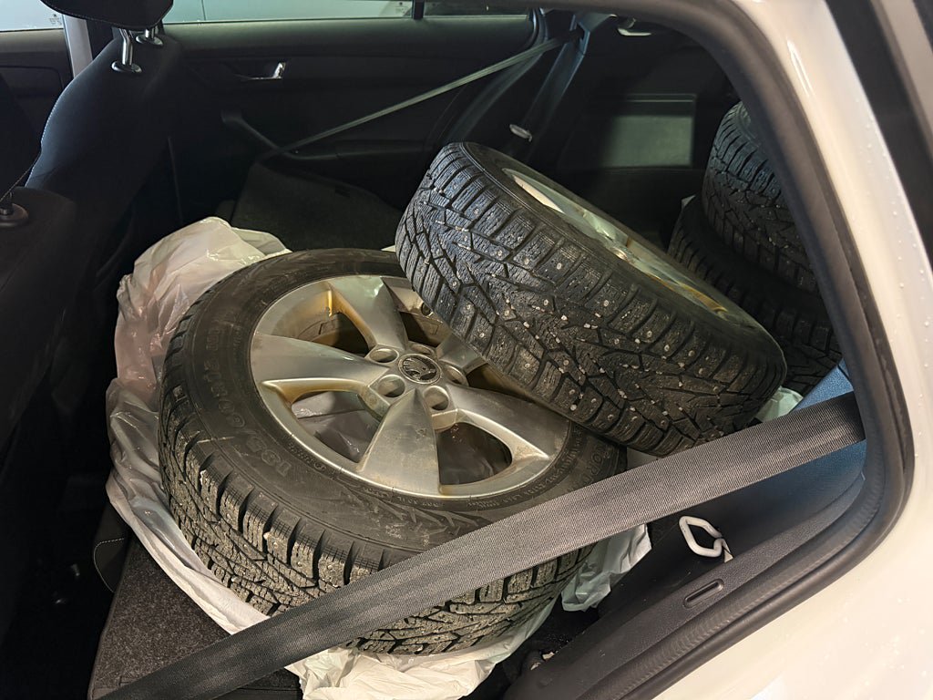 Vehicle Image 21