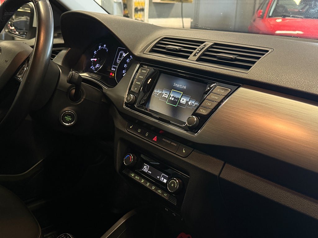 Vehicle Image 22