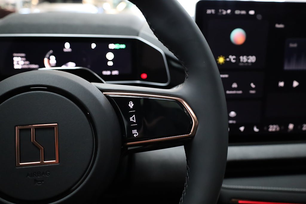 Vehicle Image 21