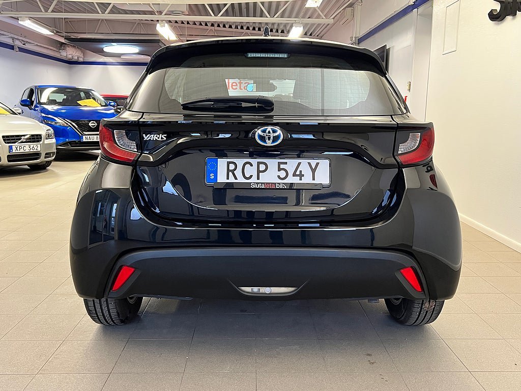 Vehicle Image 6