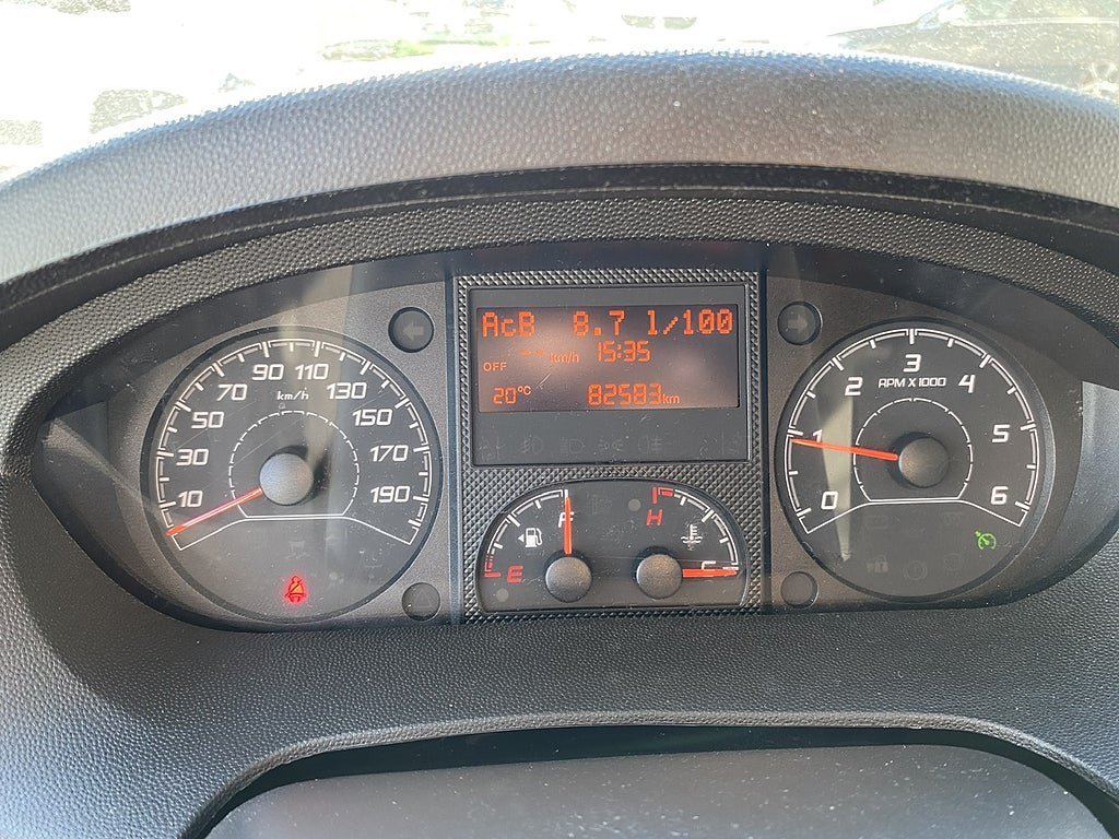 Vehicle Image 12