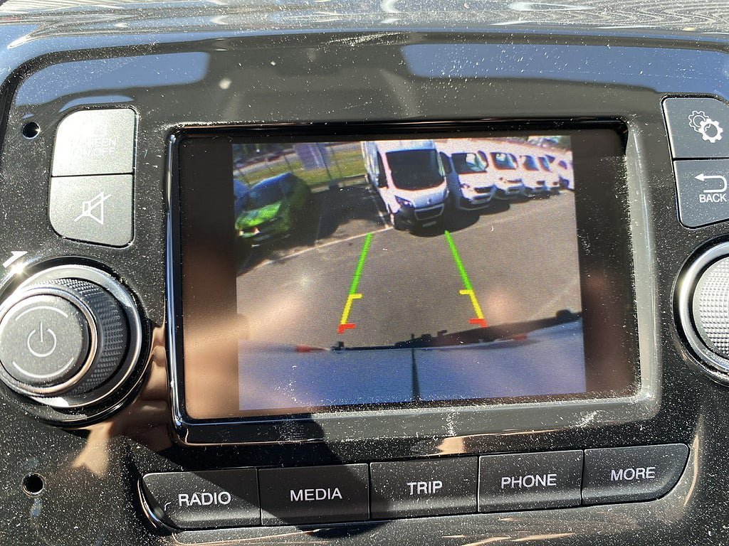 Vehicle Image 14