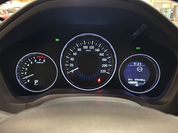 Vehicle Image 10