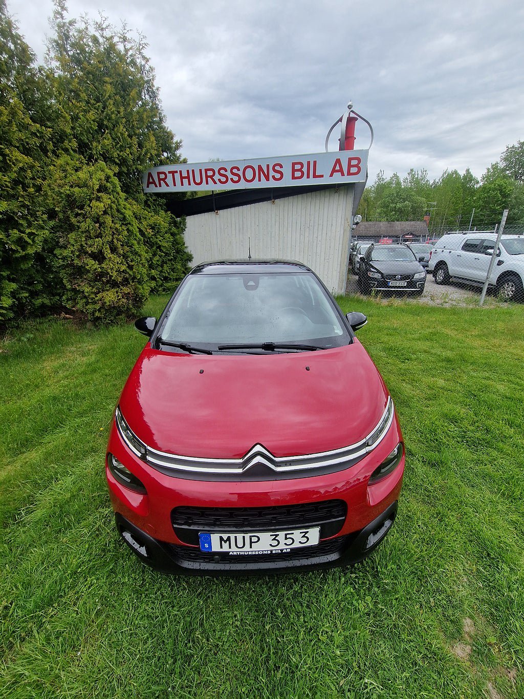 Vehicle Image 2