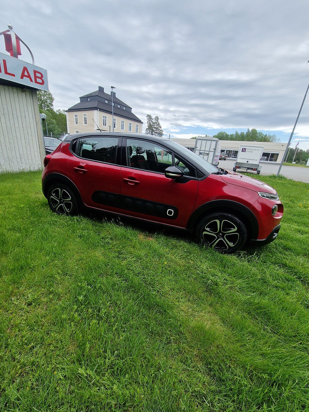 Vehicle Image 4