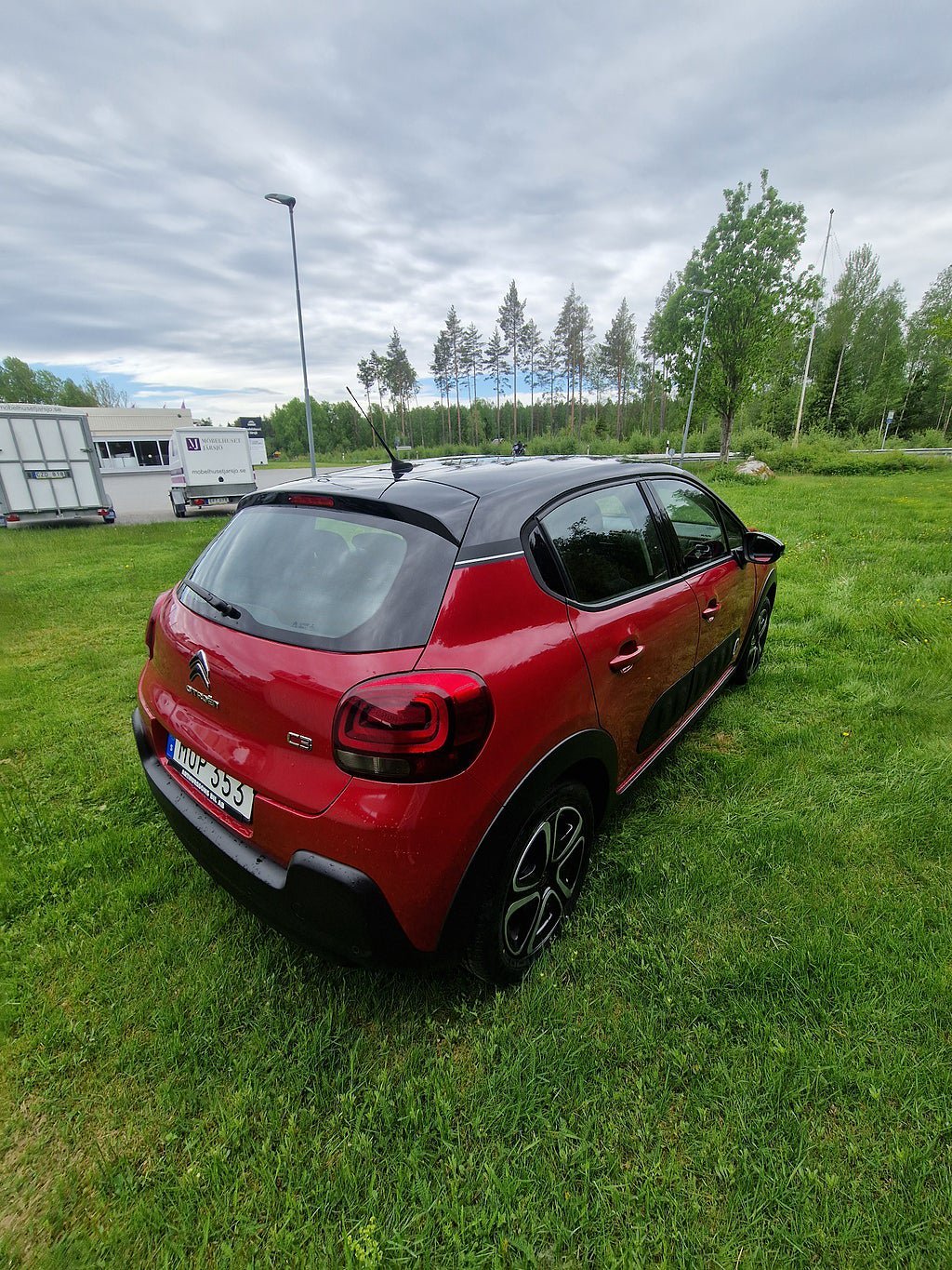 Vehicle Image 6