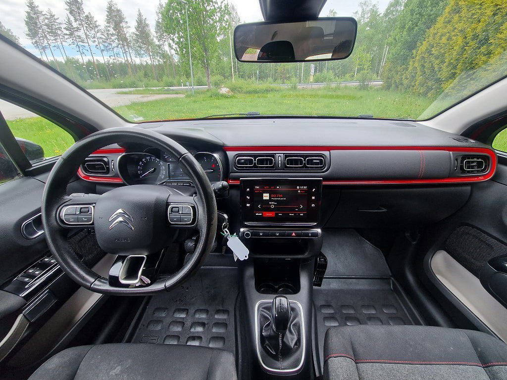 Vehicle Image 10