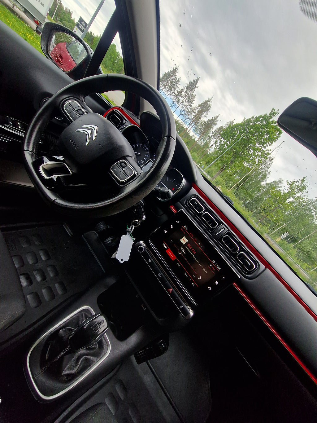 Vehicle Image 11