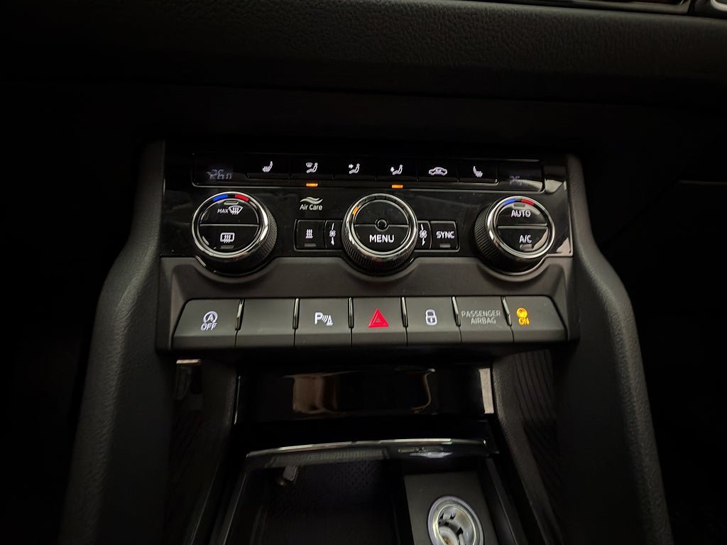 Vehicle Image 23