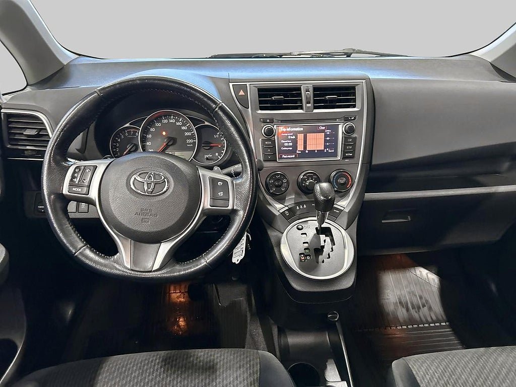 Vehicle Image 12