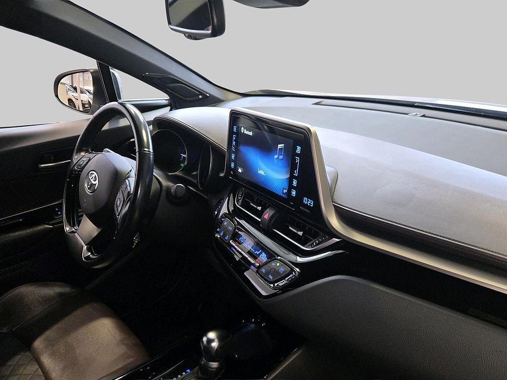 Vehicle Image 9