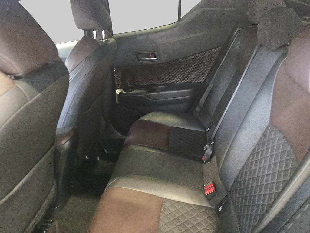 Vehicle Image 10