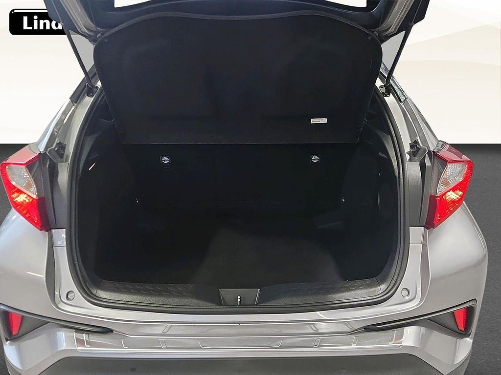 Vehicle Image 12