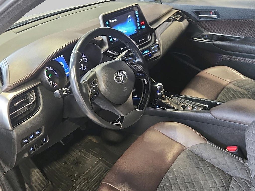 Vehicle Image 13