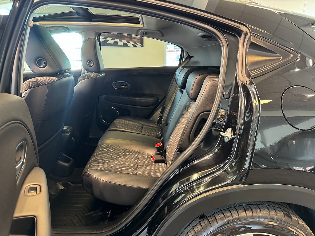 Vehicle Image 21