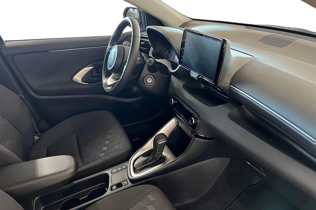 Vehicle Image 6