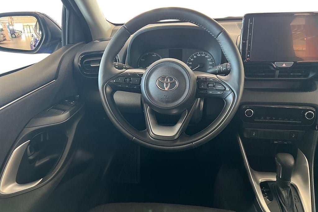 Vehicle Image 9