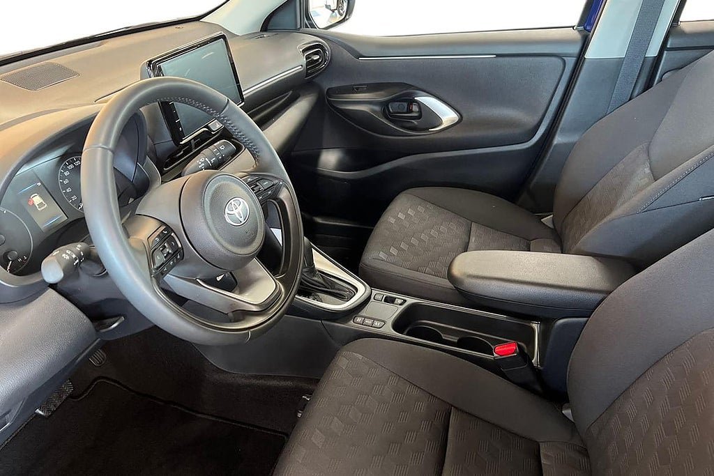 Vehicle Image 12
