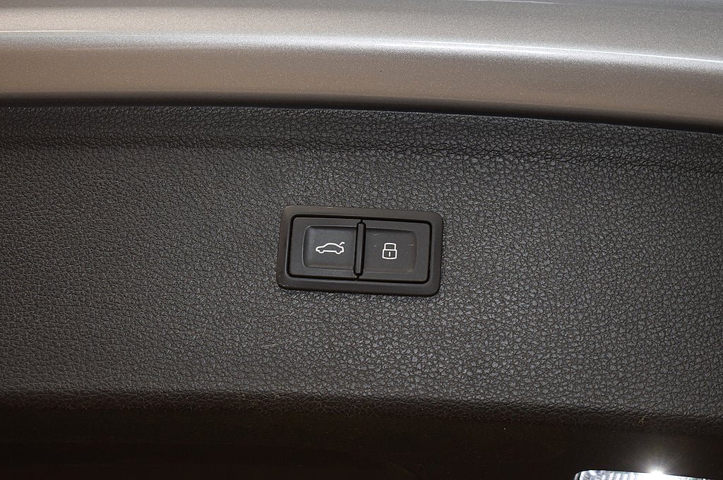 Vehicle Image 34