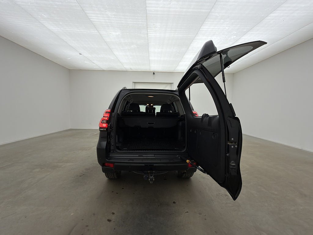 Vehicle Image 32