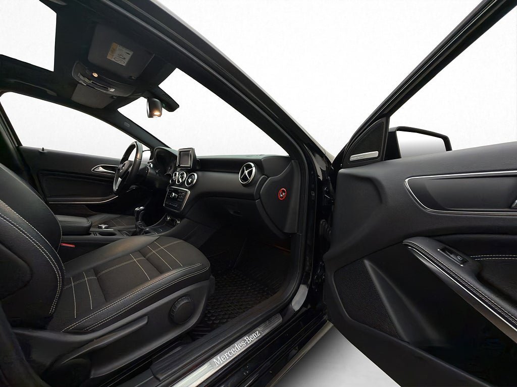 Vehicle Image 23