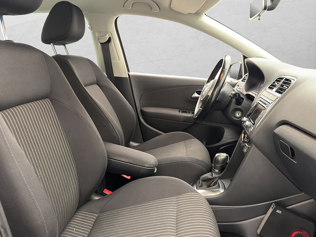 Vehicle Image 16