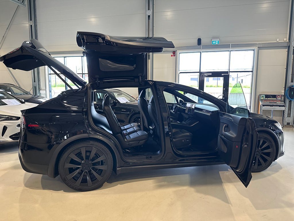 Vehicle Image 10