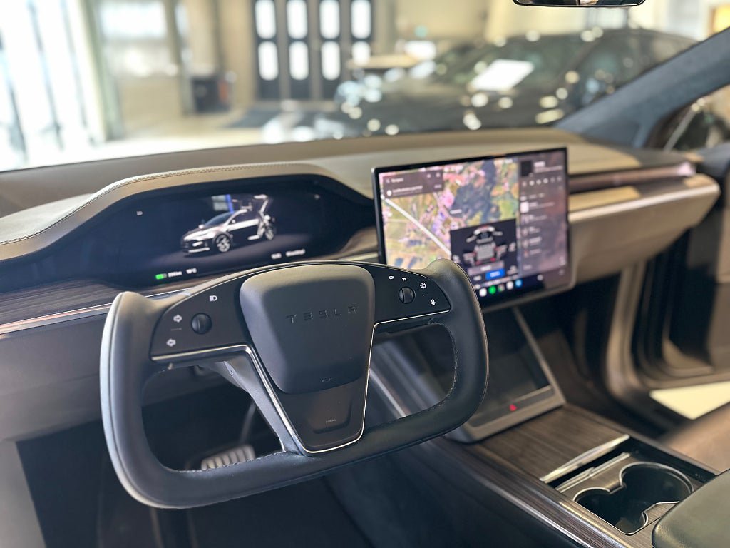 Vehicle Image 14