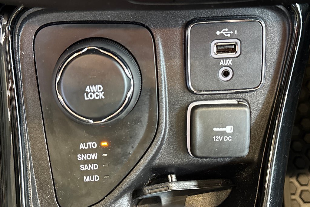 Vehicle Image 21