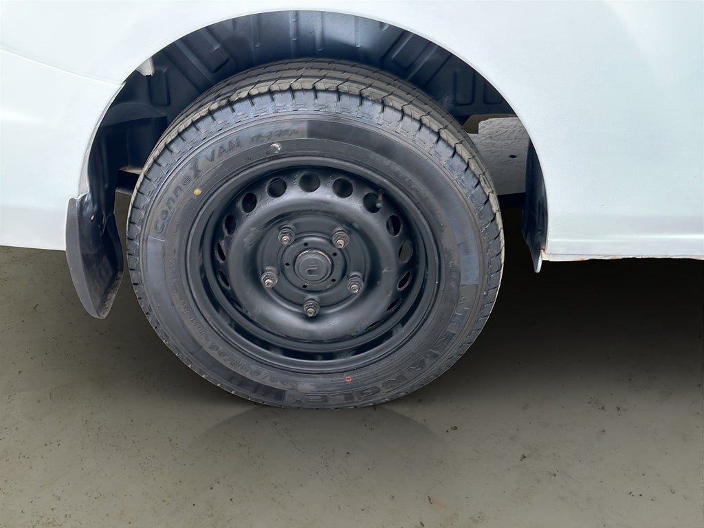 Vehicle Image 23