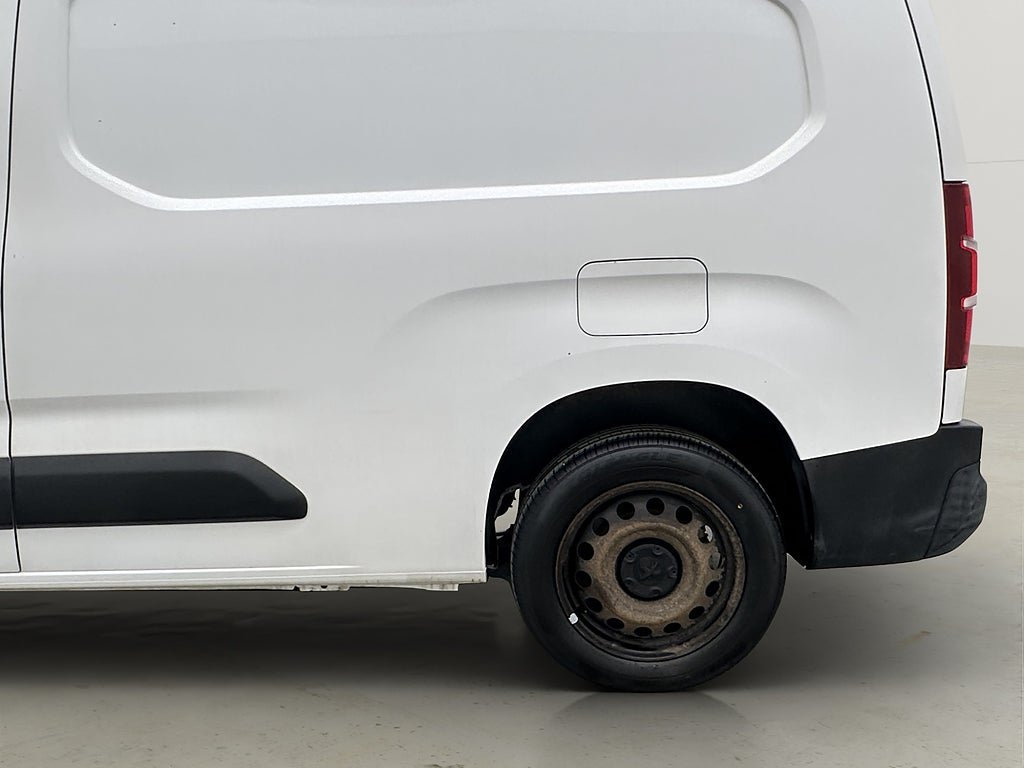 Vehicle Image 24