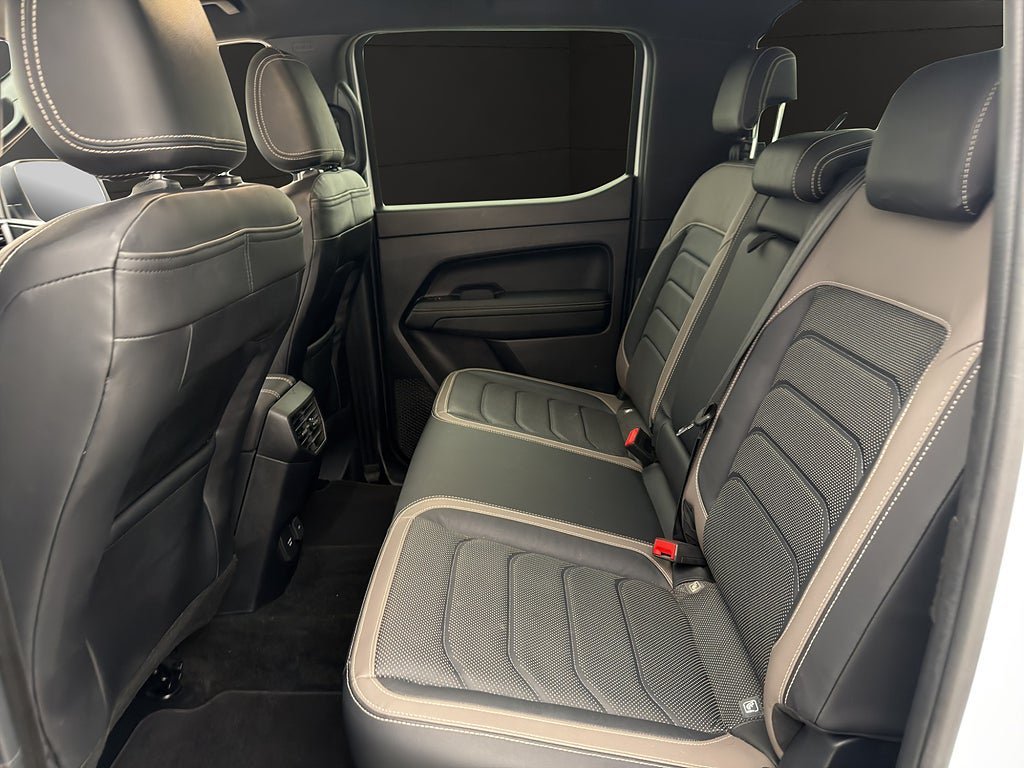 Vehicle Image 30