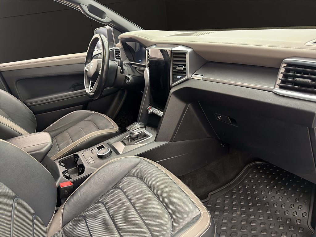 Vehicle Image 32
