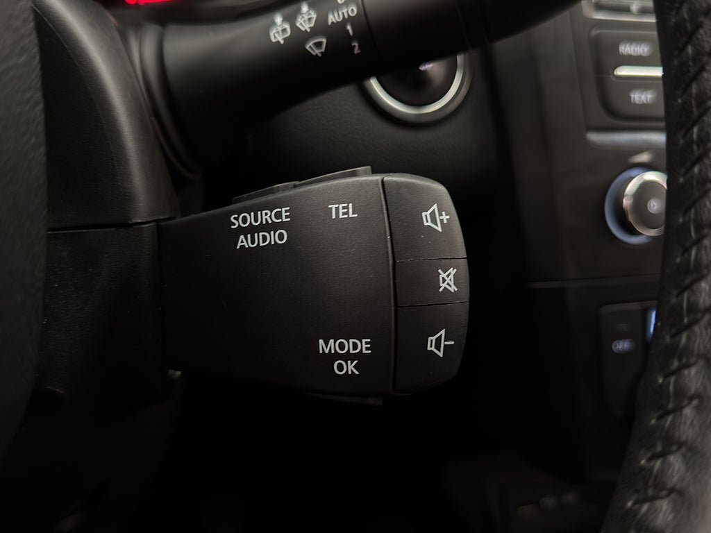 Vehicle Image 25