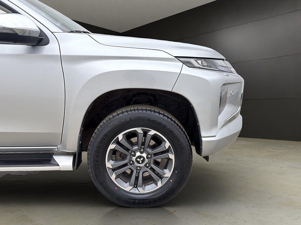Vehicle Image 35