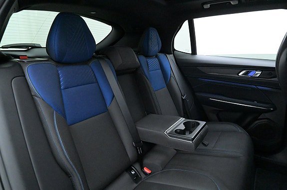 Vehicle Image 24