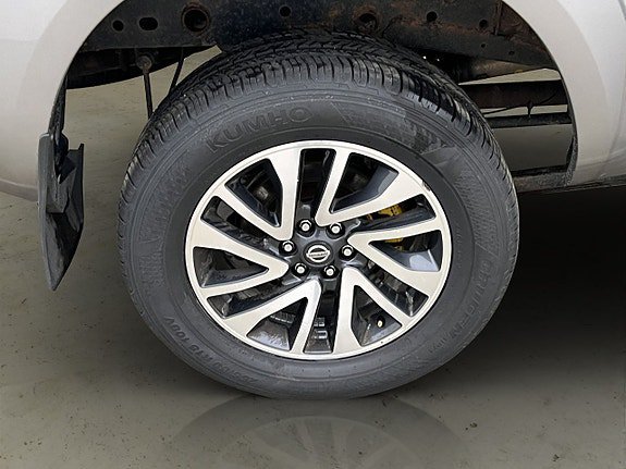 Vehicle Image 32
